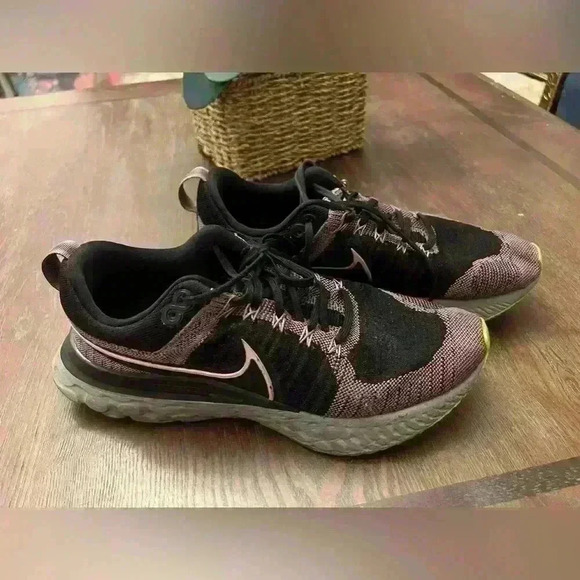 Womens Nike React Infinity Flyknit - Picture 2 of 11